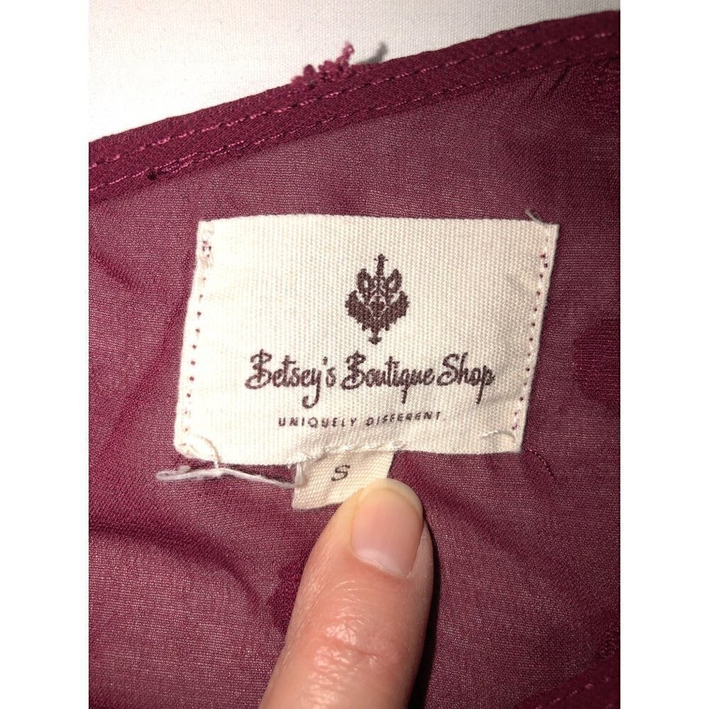 Betsys Boutique Shop Size S Textured Dots Flutter Blouse Burgundy Red Tunic Top - Picture 4 of 10